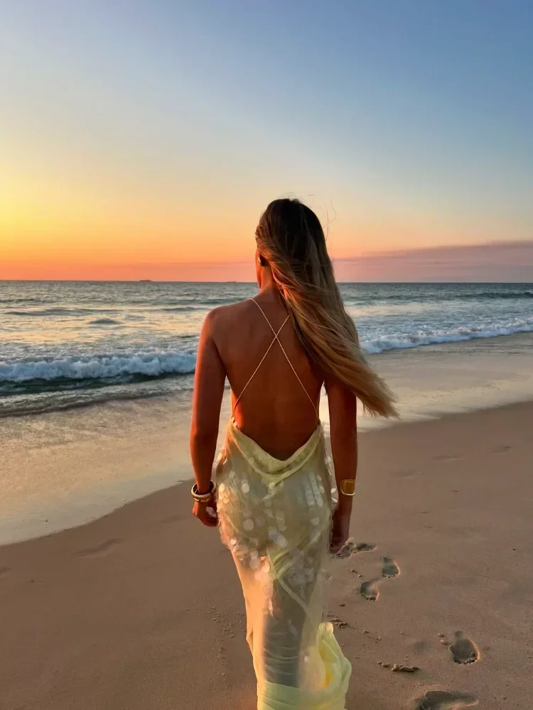 Robe Maxi Chic à paillettes jaunes pour femmes, transparente, sans manches, col en V, dos nu, maille Patchwork, Slim, vêtements de plage, nouvelle collection 2025