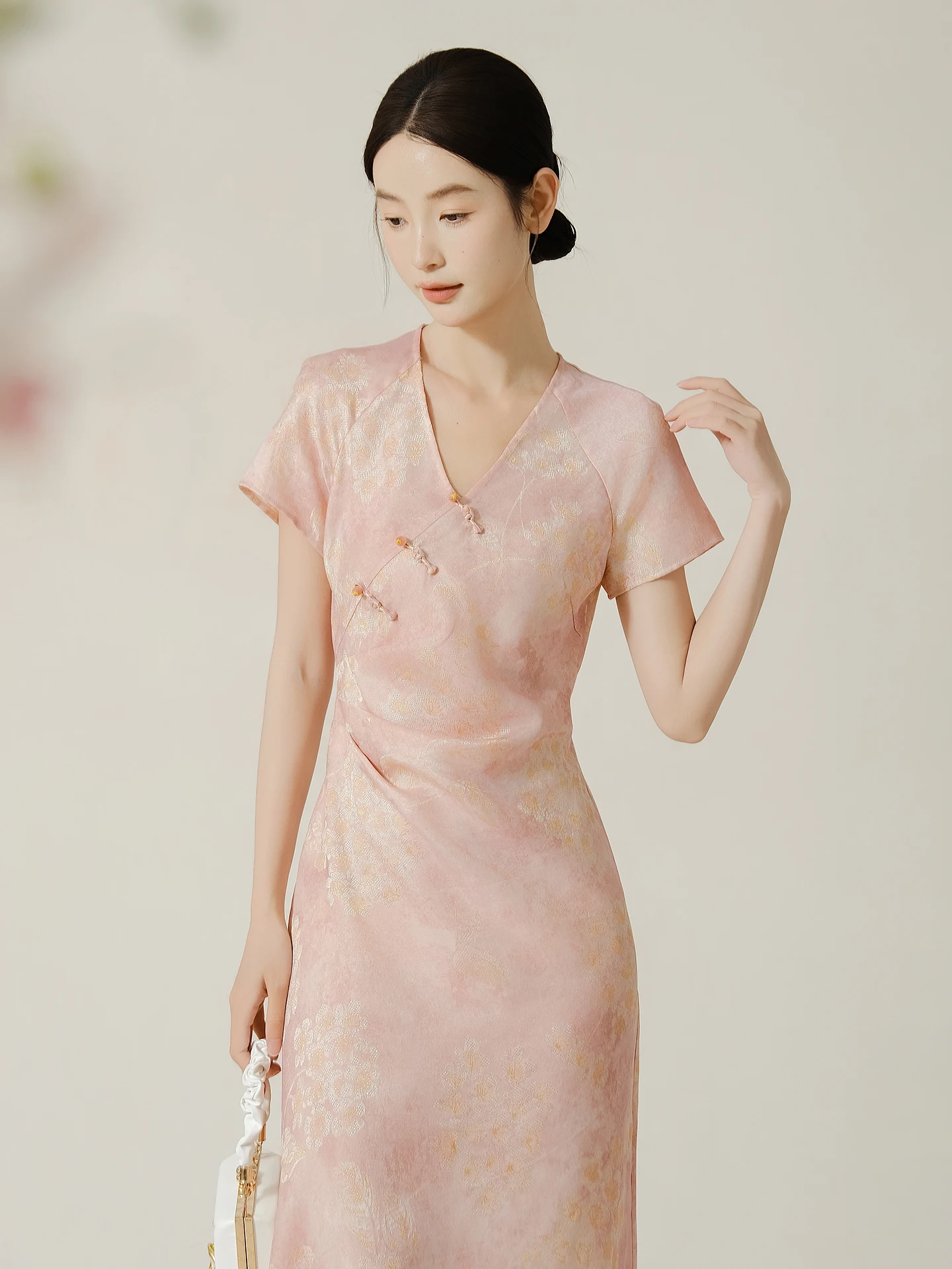 

ibai Simple V-ne Slim Fit Qipao Dr Китайская кнопка Sle New Faion Лето для снижения возраста Dr Ele Lady Dr