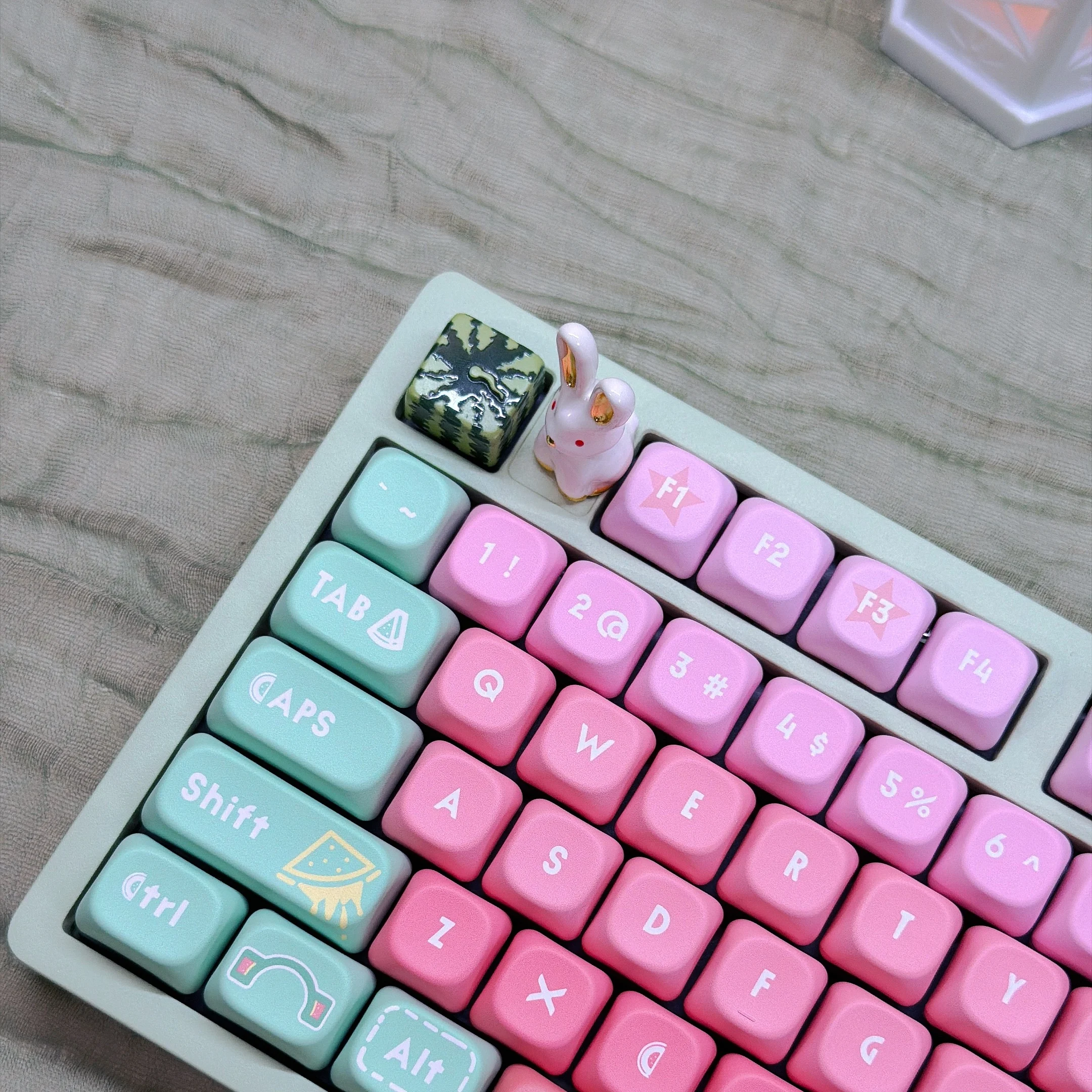 1 PCS Blocky Watermelon Pixel Art Keycap, Zinc Alloy Suika Style, MX Stem Mechanical Keyboard Keycap, Cute Gift for Gamers