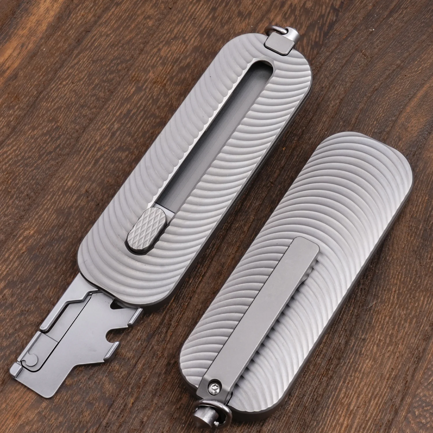 Titanium Alloy Practical Knife Multifunctional Detachable Portable Outdoor Tactical Knife Can Break The Window For Help