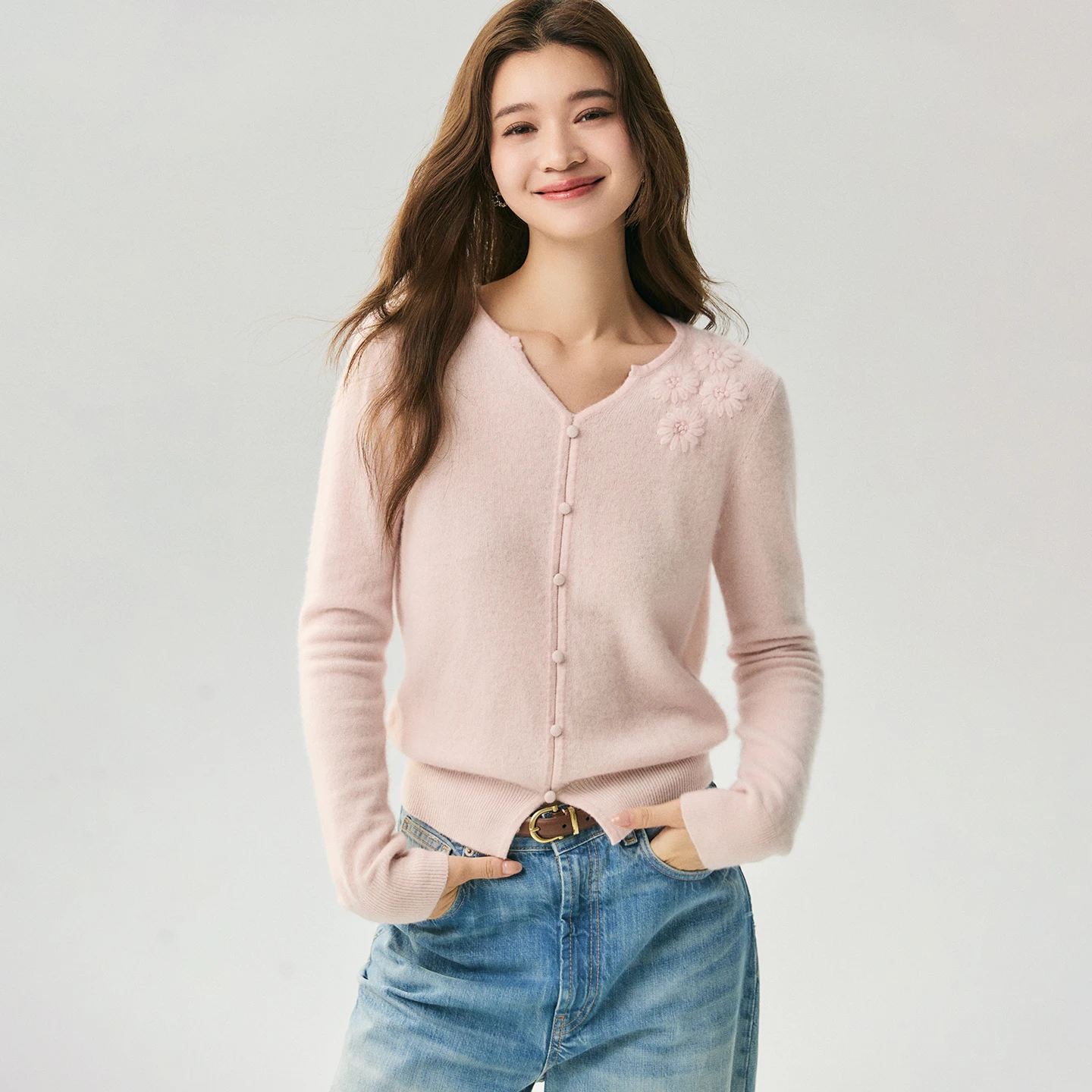 CHICUU Women 100% Cashmere Cardigan Sweater V-neck Embroidery Flowers Design Cashmere Knitwear Autumn Winter Grace Basic Tops