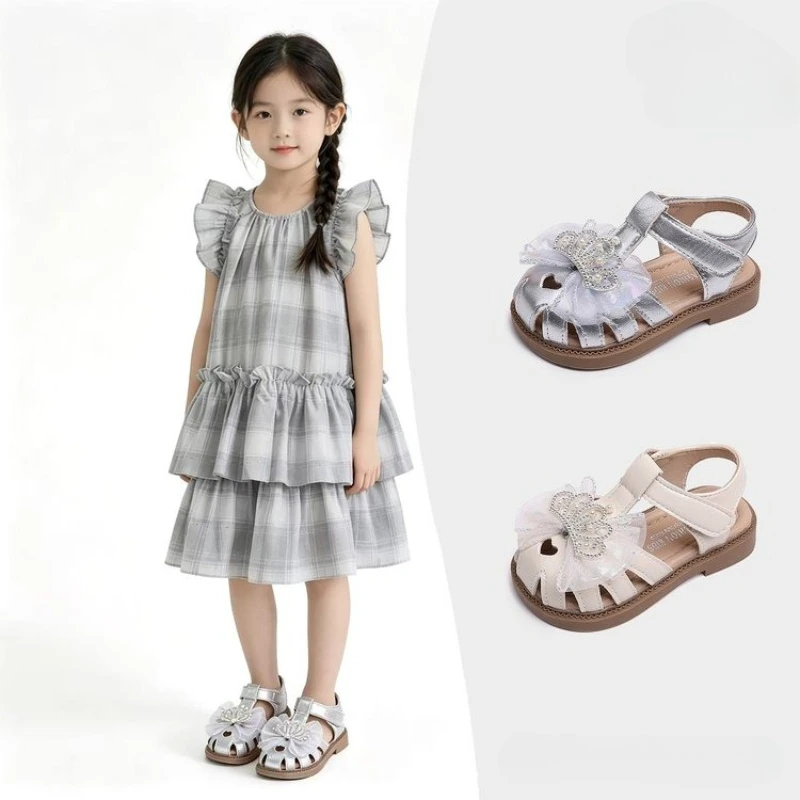 

2026 New Children Outdoor Sandals Summer Princess Girls Closed Toe Shoes Rhinestone Crown Kids Hollow-out Flat Sandals Non-slip