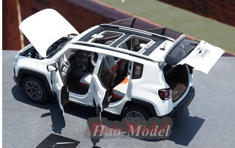 Nuevo 1:18 para GAGC Fiat Jeep Renegade aleación Diecast Metal modelo de coche niños regalos de cumpleaños Hobby exhibición colección adornos blanco