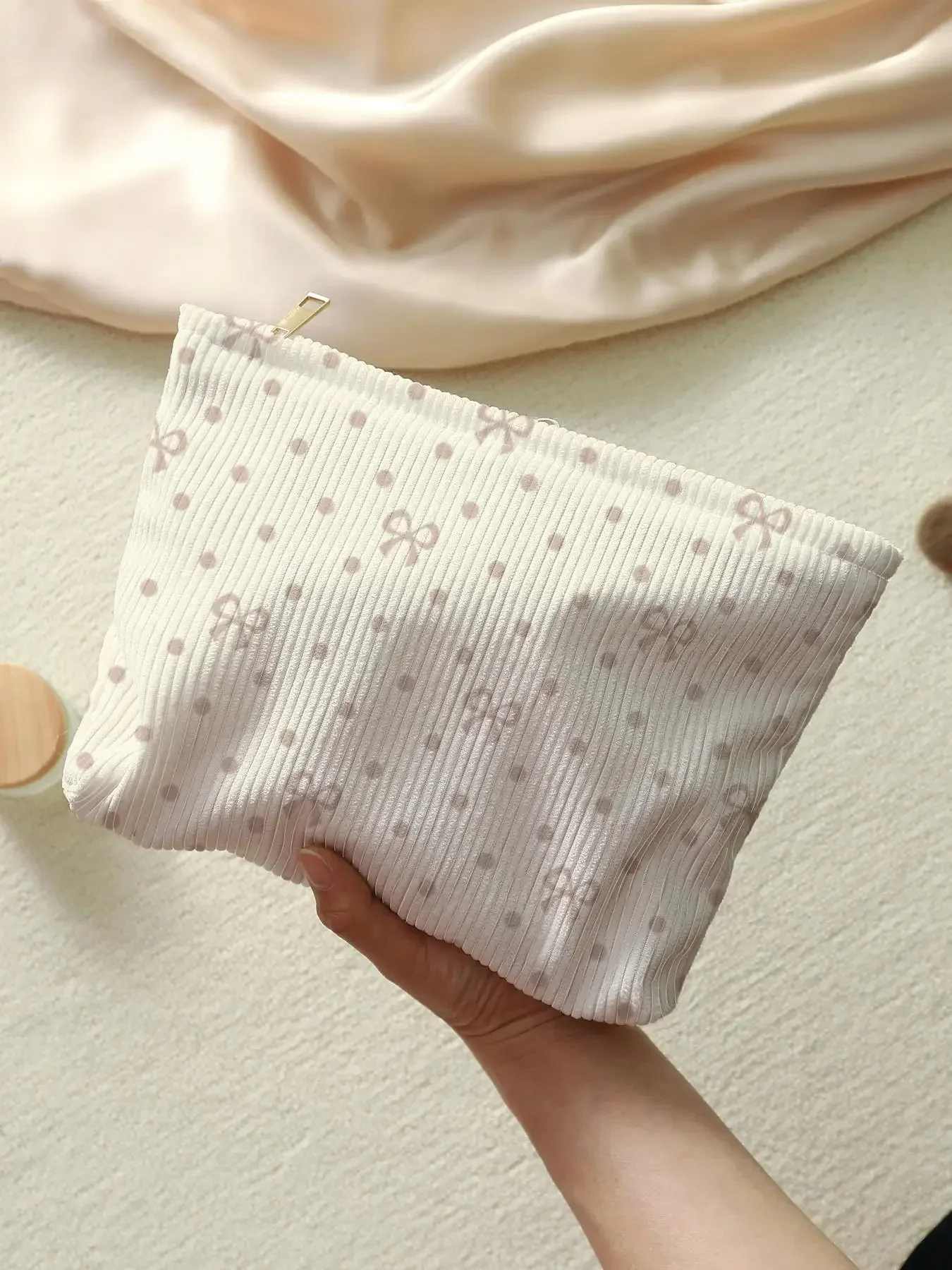 Sweet Pink Bow and Polka Dot Print Corduroy Cosmetic Bag Portable Travel Makeup Pouch Ladies Toiletry Storage Organizer Gift