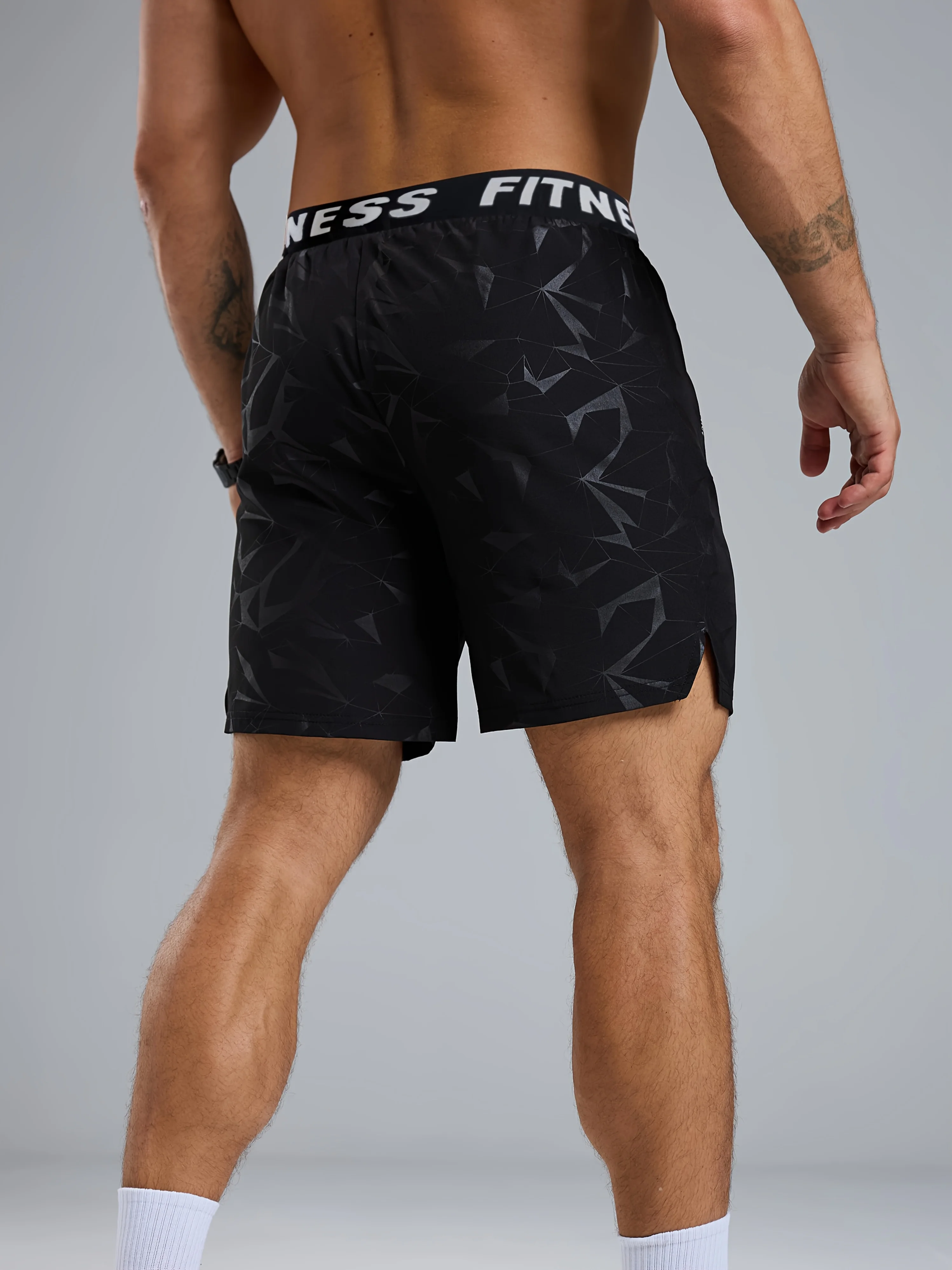 Men's sports shorts Breathable and quick-dry training pants