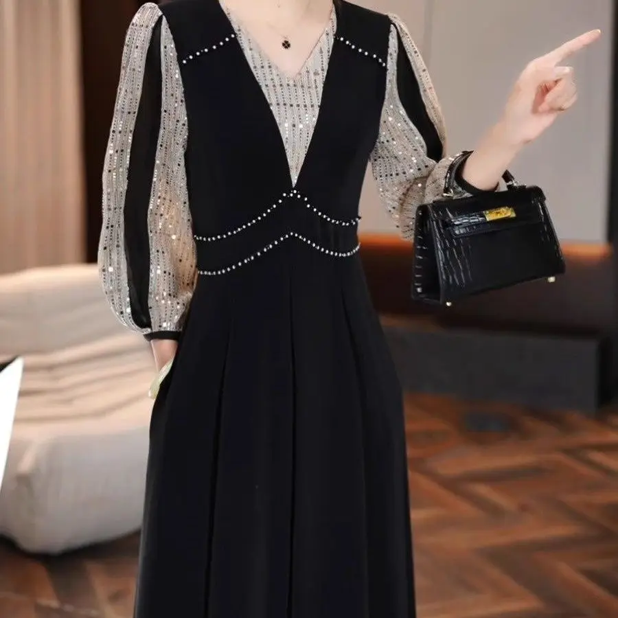 French High-end Heavy Industry Sequin Splicing Dress in Autumn New V-neck Long-sleeved Fashion Slim Skirt
