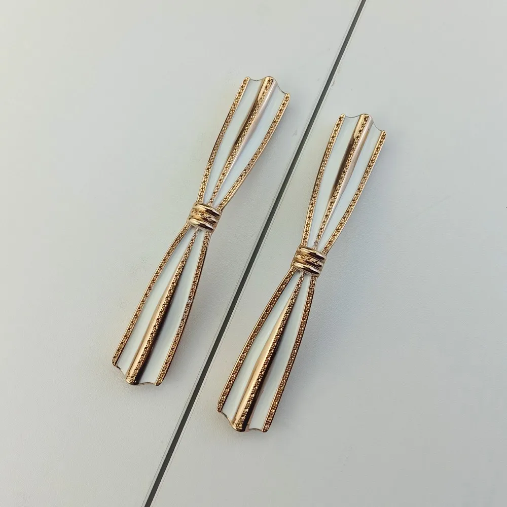 Simple Style Bowknot Handle Furniture Hardware Kitchen Cabinets Door Knobs Drawer Handle For Wardrobe Cupboard Dresser Pulls