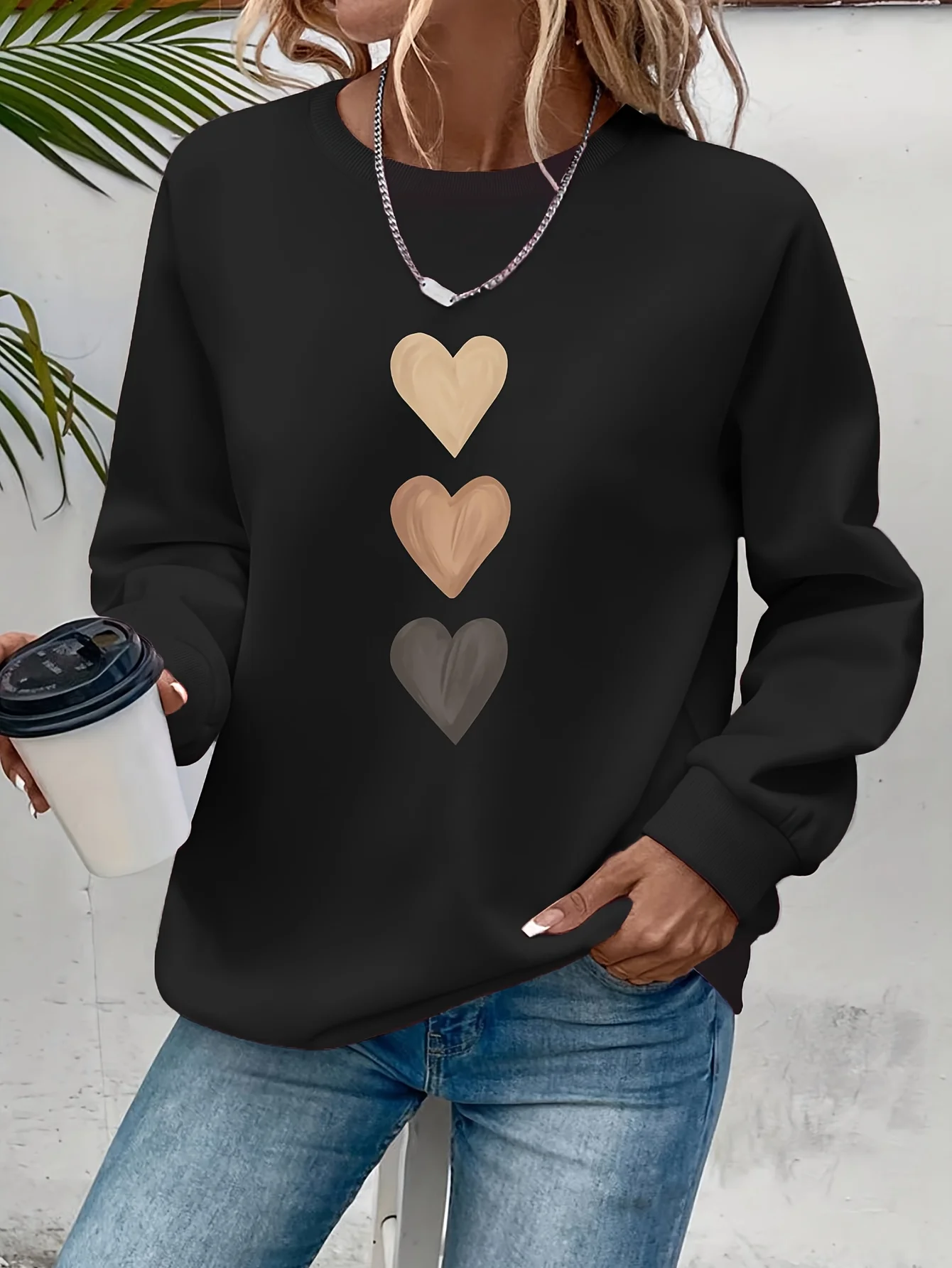 Women's Crew Neck Sweatshirt Sweater Long Sleeve Heart Printed Design Fall and Winter Pullover Soft Fabric Women's Clothing
