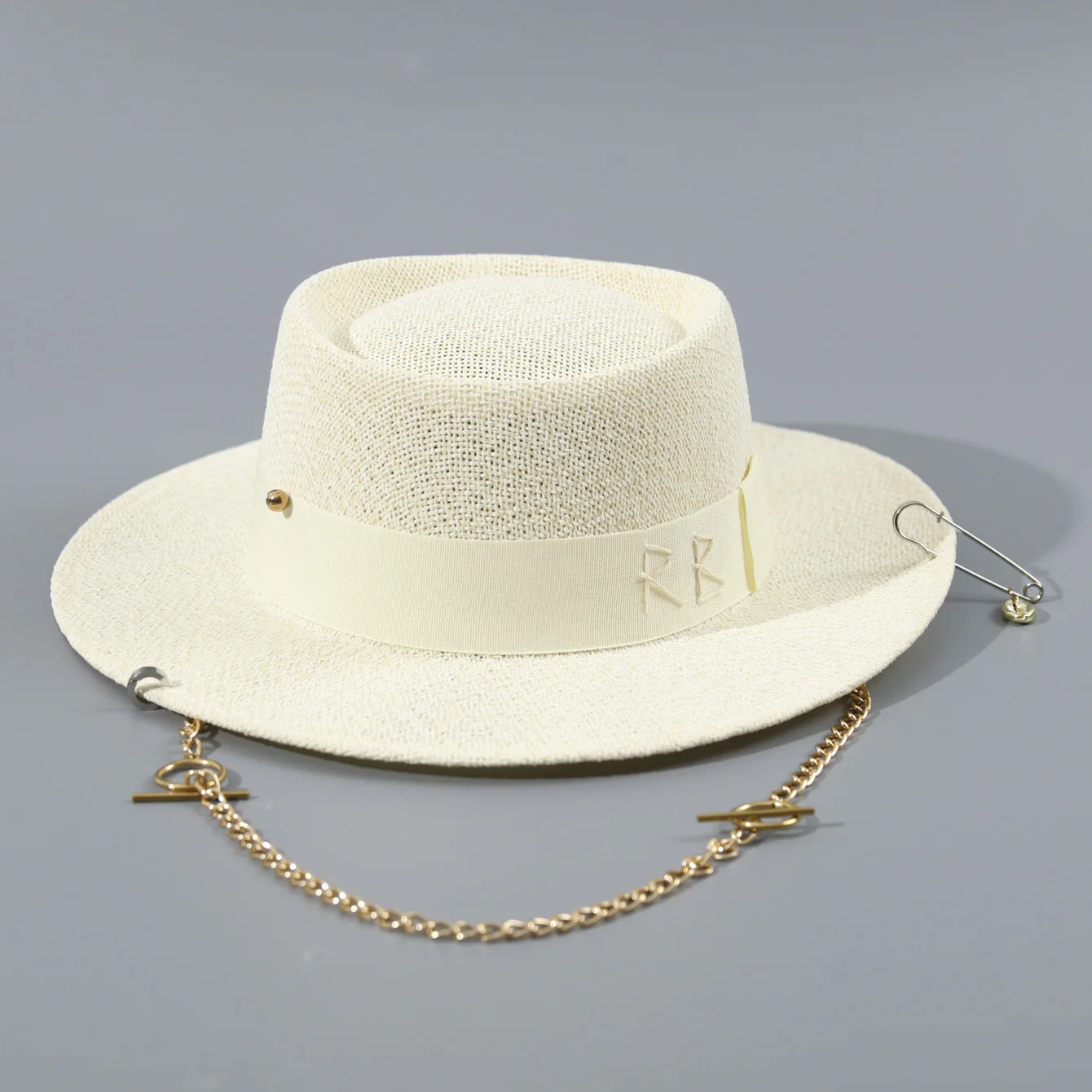 Women Wide Brim Straw Fedora Hat Gold Chain Decor Elegant Woven Sun Hat for Summer Vacation Beach Party Travel