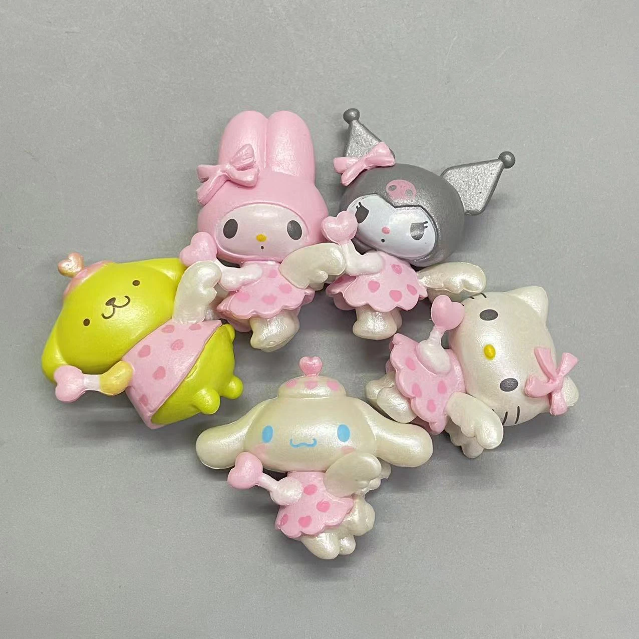 Śliczne Sanrio Hello Kitty breloczek Anime rysunek Kuromi Cinnamoroll akcesoria do dekoracji ciast ozdoby na biurko zabawki dla dzieci 5 sztuk