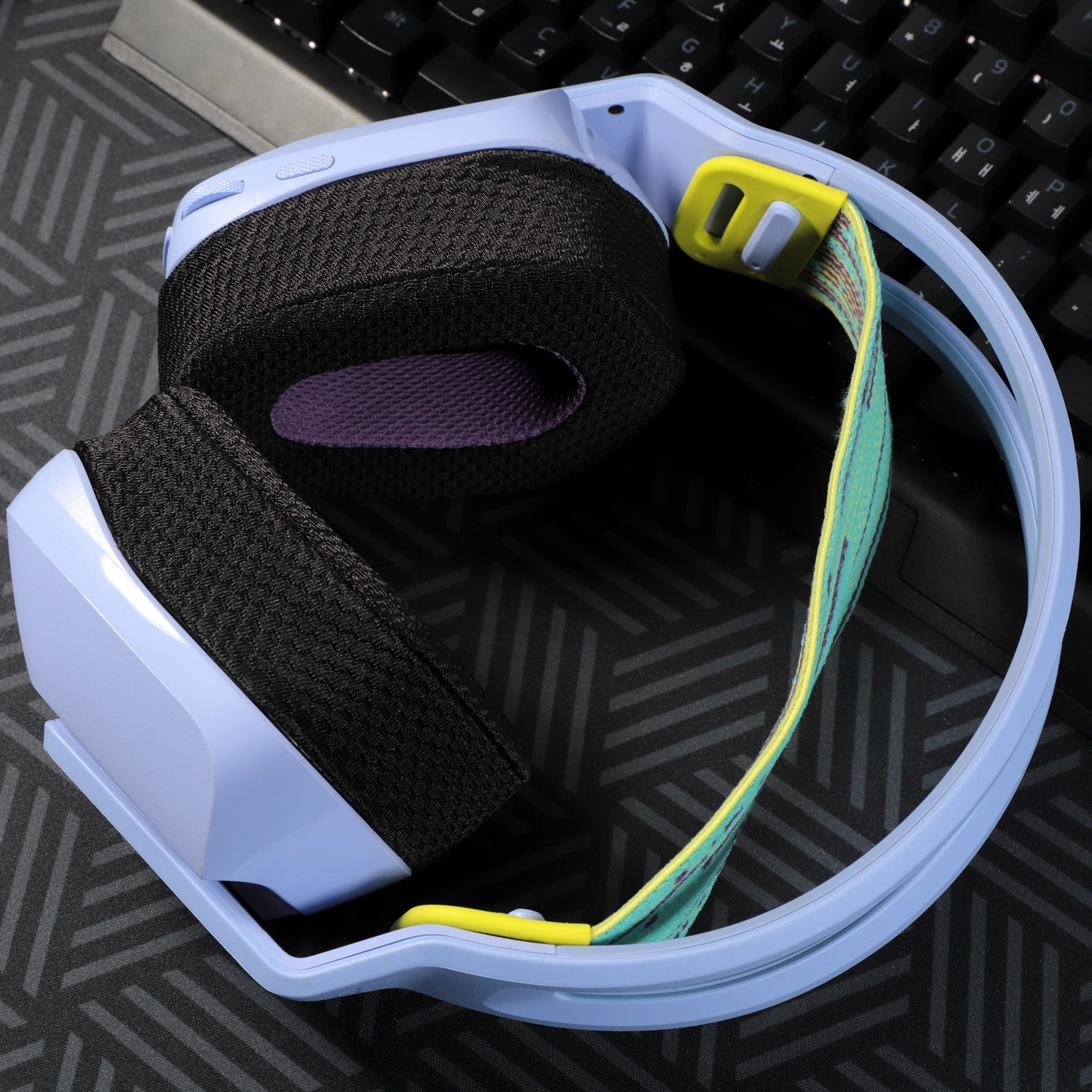YAYINCC Ersatz-Ohrpolster aus atmungsaktivem Mesh-Gewebe / Eisgel-Memory-Schaum für Logitech G733 G335 Kopfhörer – Detail 3