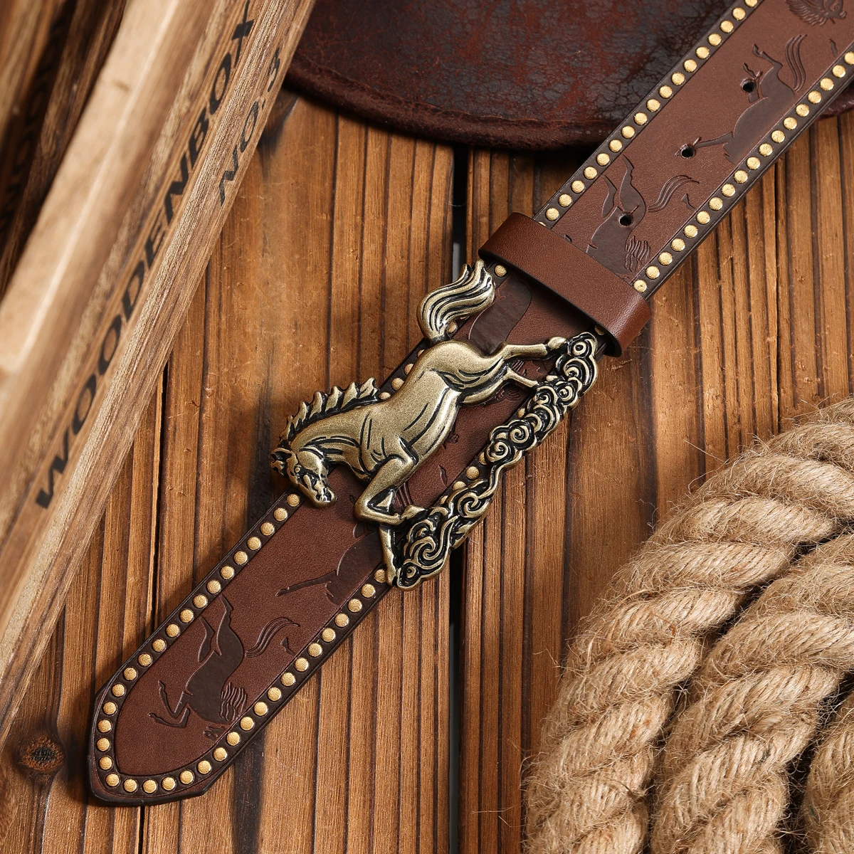 Ein PU-Gürtel für Damen und Herren, der den Stil von Western-Denim und Retro vereint, ist perfekt für alltägliche Freizeitausflüge. – Detail 7