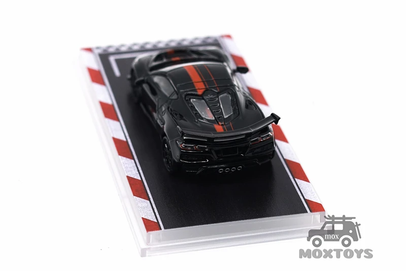 Fine Works64 1:64 Corvette C8 ZR1 Diecast Model Car view 3