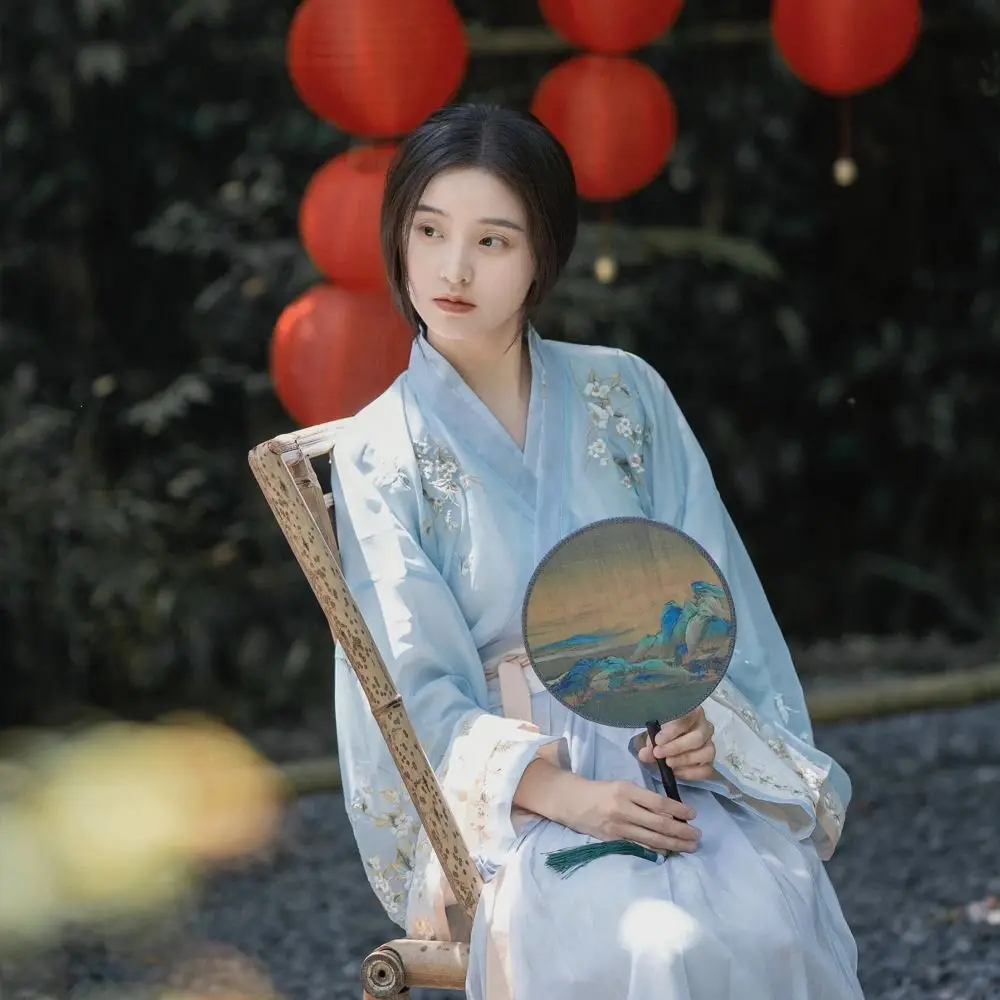 

Круглый китайский ручной веер, мультистиль, диаметр 21 см, винтажный шелковый веер с принтом, Cheongsam, костюм Тан, древняя кисточка, танцевальный ручной веер