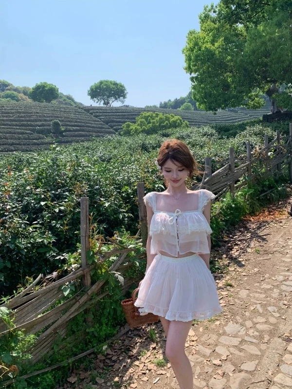 

Sweet Fairy Summer Outfit Women's Beautiful Halter Top And High Waist Skirt Fashionable Two Piece Set Short Lace Design