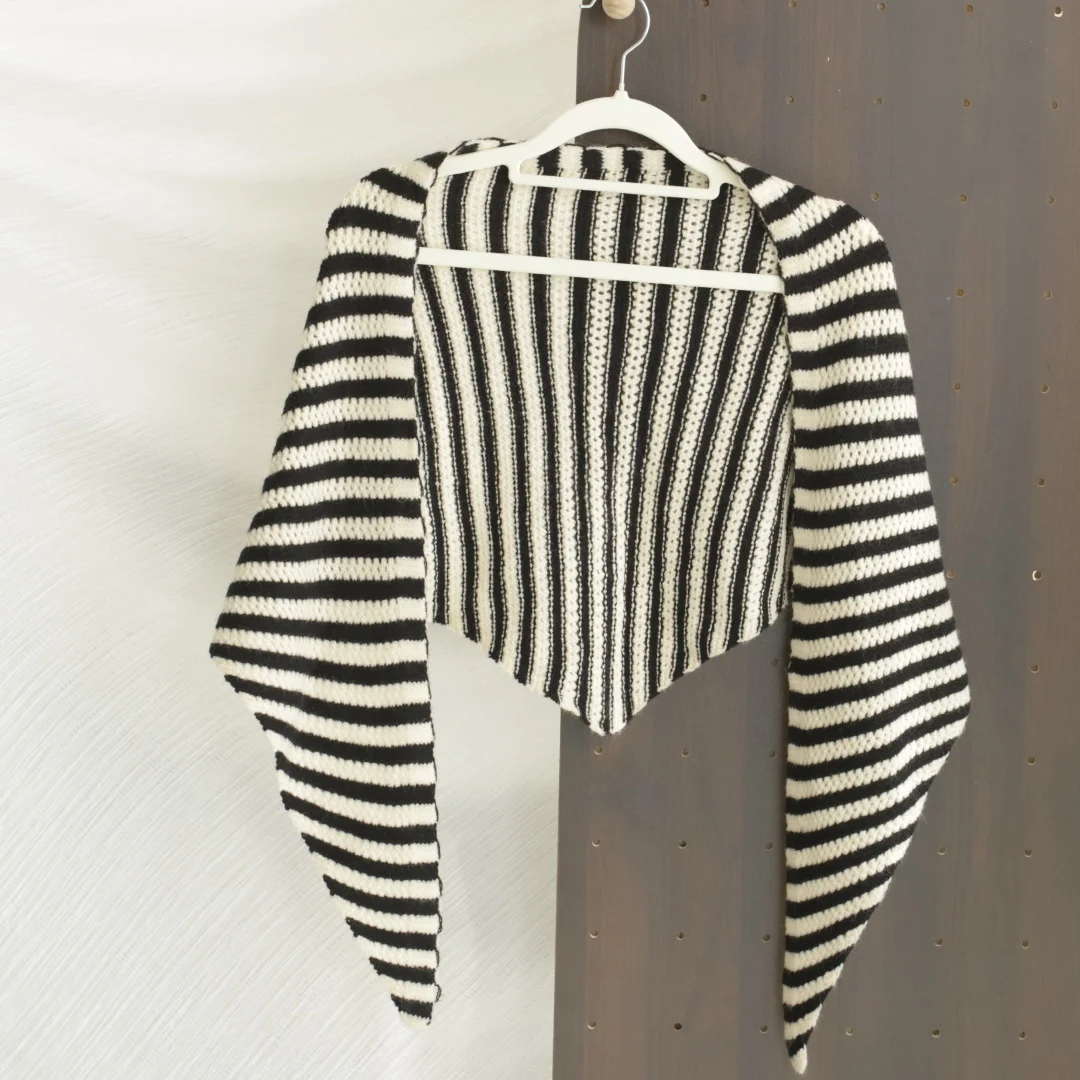 2026 Women Black White Striped Knit Triangle Shawl Soft Knitted Neck Wrap Scarf Retro Striped Triangle Bandana Warm Fall Winter