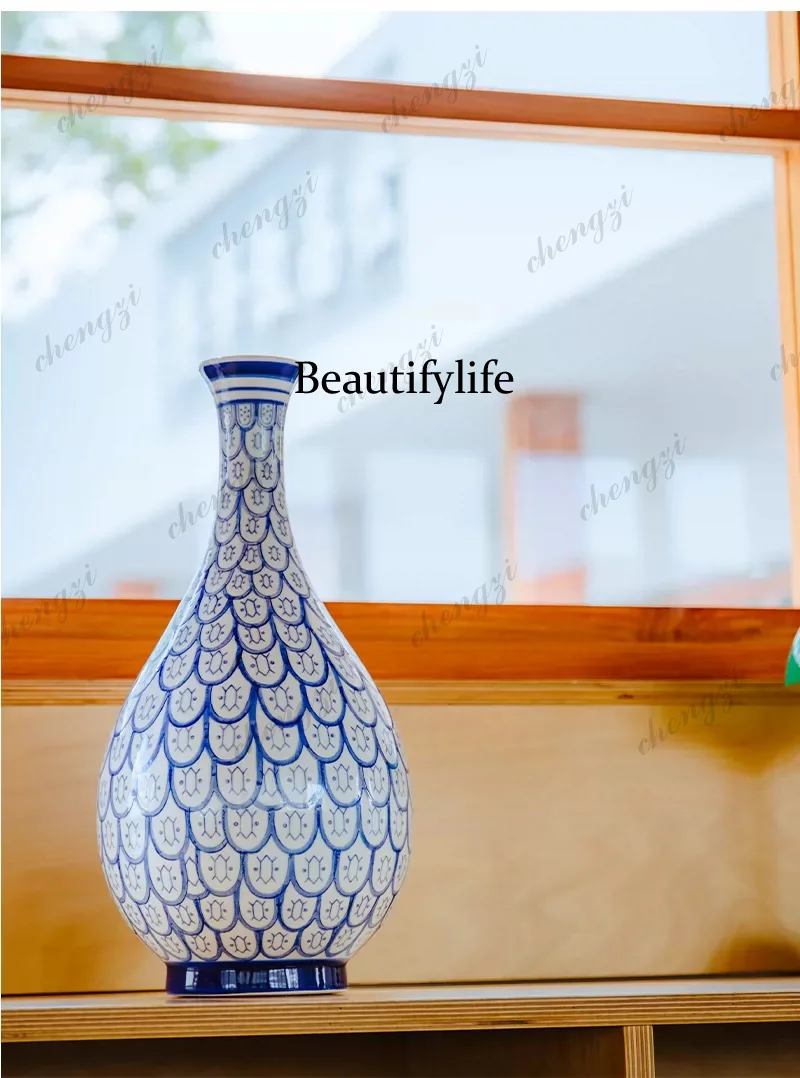 Ceramic vase retro high-end feeling lucky home ornament underglaze hand-painted