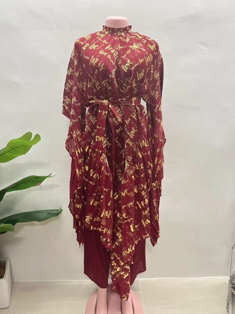 

2025 Printed New Bronzing Set Letter Lace-up Loose Miyake Pleated Bat Sleeve Top + Nine-point Pants Type Two-piece Set for Women
