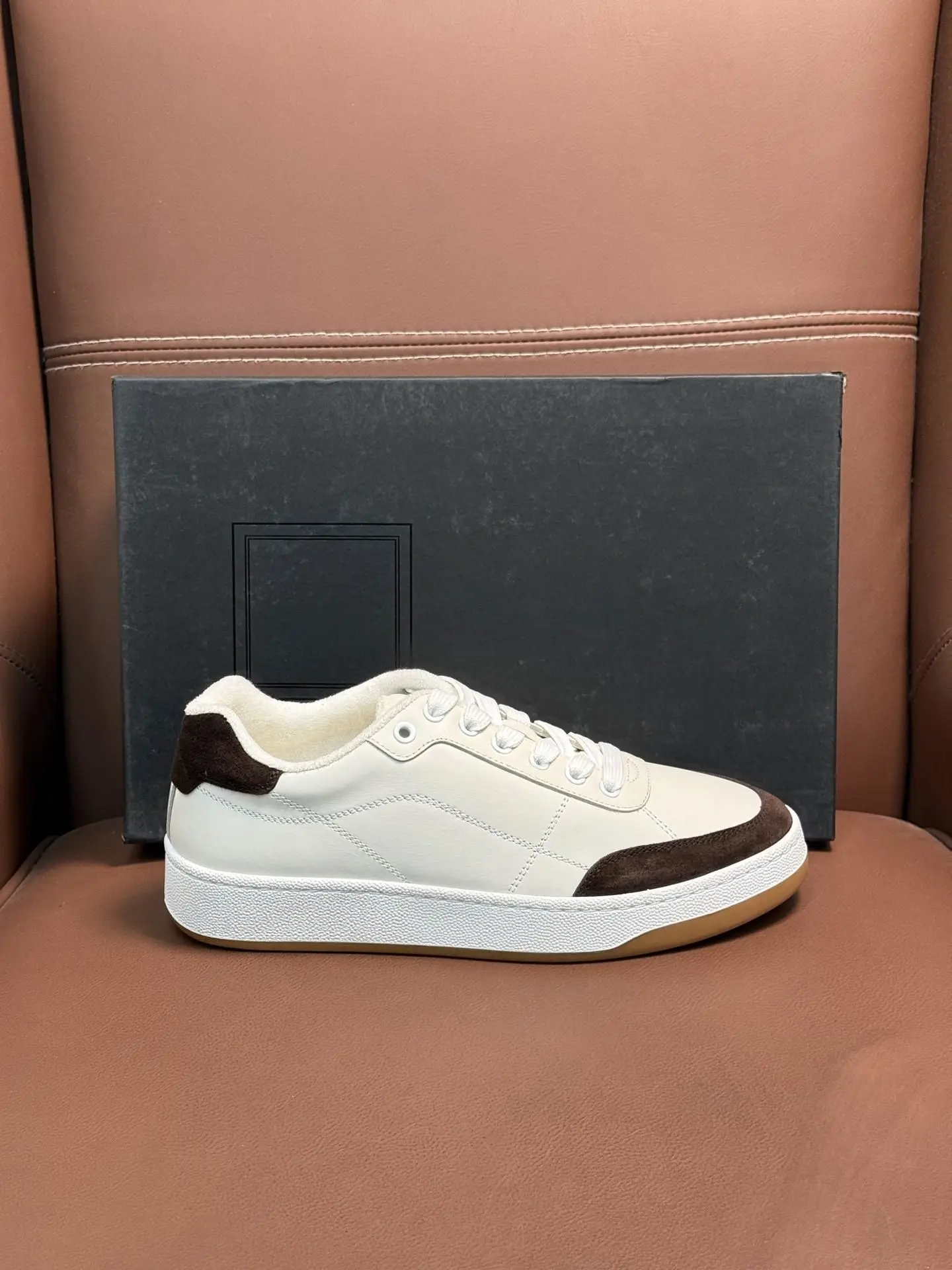 Unisex Retro Contrast Toe Casual Sneakers Plush Lined for Winter Lace Up Thick Gum Outsole Non-slip Daily Walking Footwear