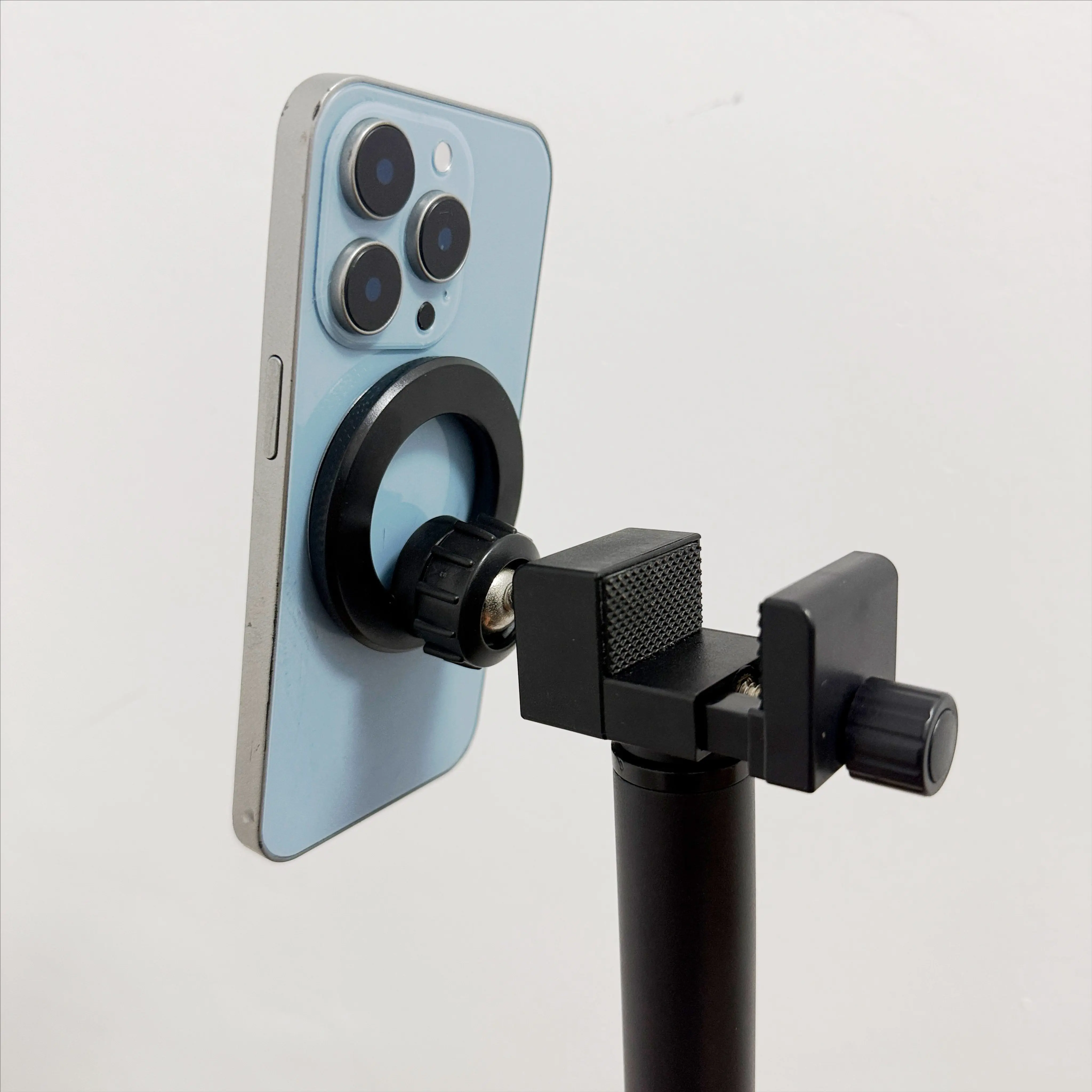 

Magnetic Suction Phone Holder Screw Tightening Clamp round Tube Desktop Stand Mobile Fixing Clamp Desk Mount Universal
