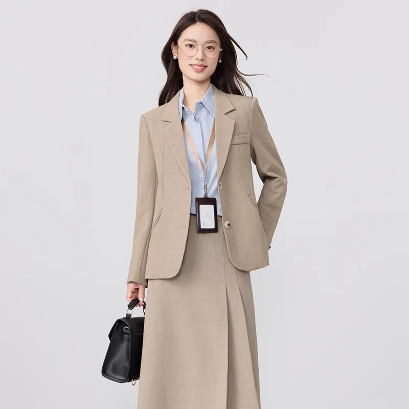 

Elegant College-Style Short Gray Blazer Suit for Women, New Autumn Simple and Professional Small-Sized Business Blazer