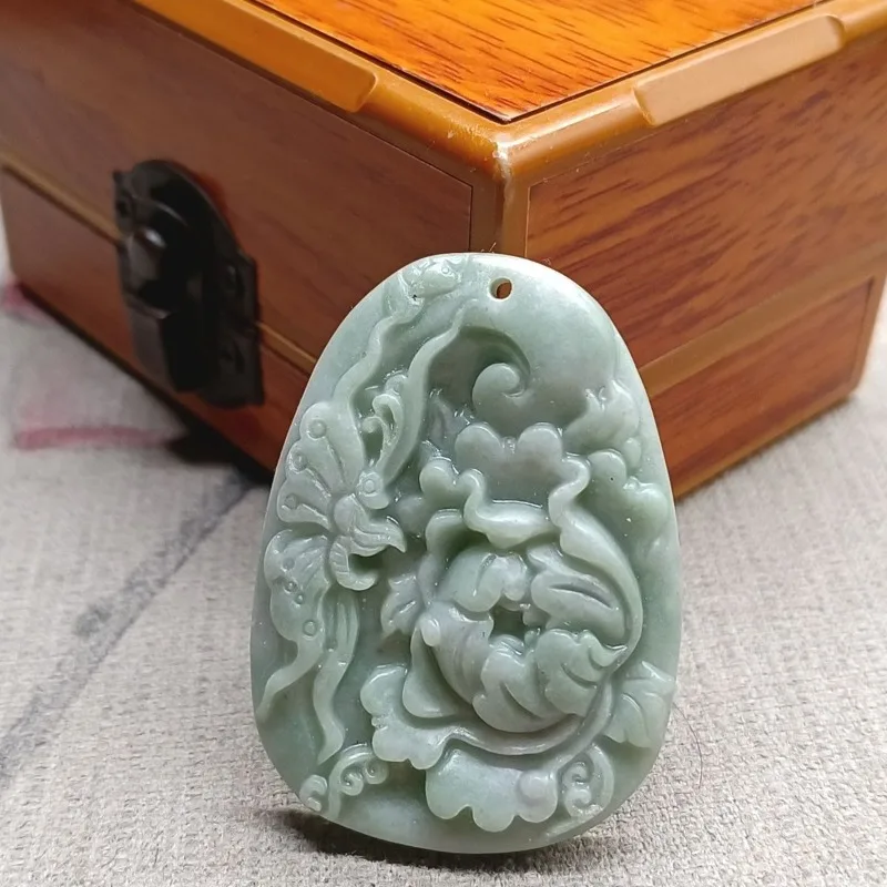 قلادة من اليشم على شكل فراشة الزمرد الطبيعية من قويتشو، مناسبة لكل من الرجال والنساء #1