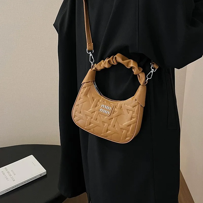 

Elegant Women Luxury Leather Designer Fashion Tote Bag High End Shoulder Handbag For City Lifestyle And Daily Fashion