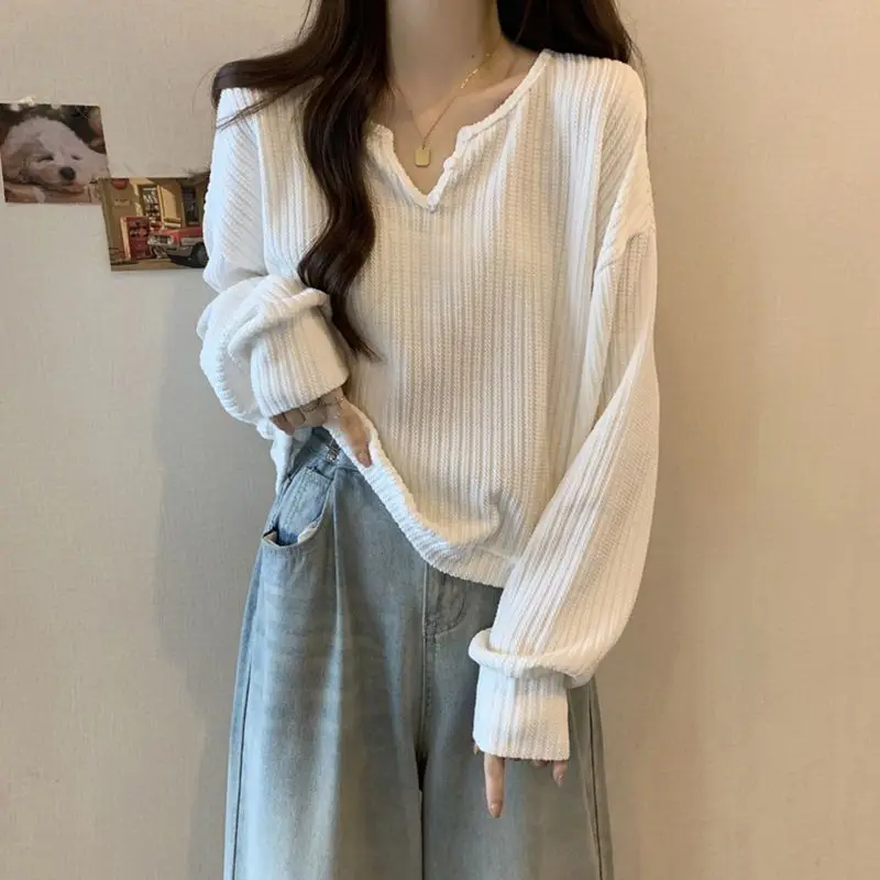 

Молодежная женская футболка с длинным рукавом и v-образным вырезом, осенне-зимняя модная тенденция, женская одежда, простые футболки, свободные базовые топы, новые товары