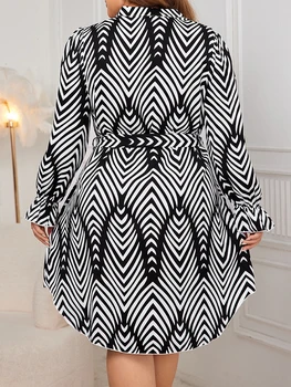 ผู้หญิงขนาดบวกชุดดอกไม้พิมพ์รอบคอแขนสั้น Maxi ชุดฤดูร้อน Boho Beach Party Dress พร้อมกระเป๋า