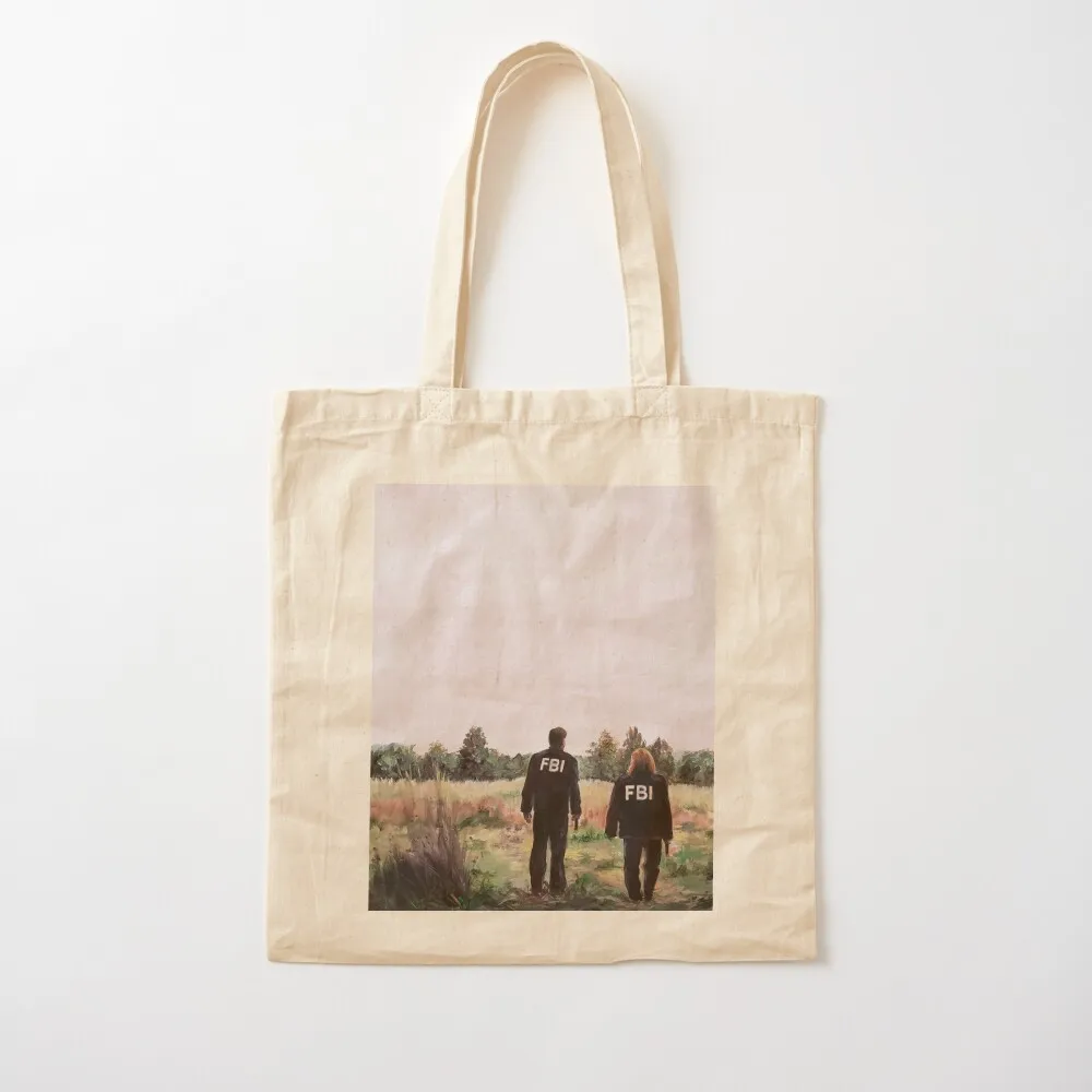 

Mulder and Scully in FBI Jackets in Field The X Files Tote Bag Shopper handbag cute tote bag