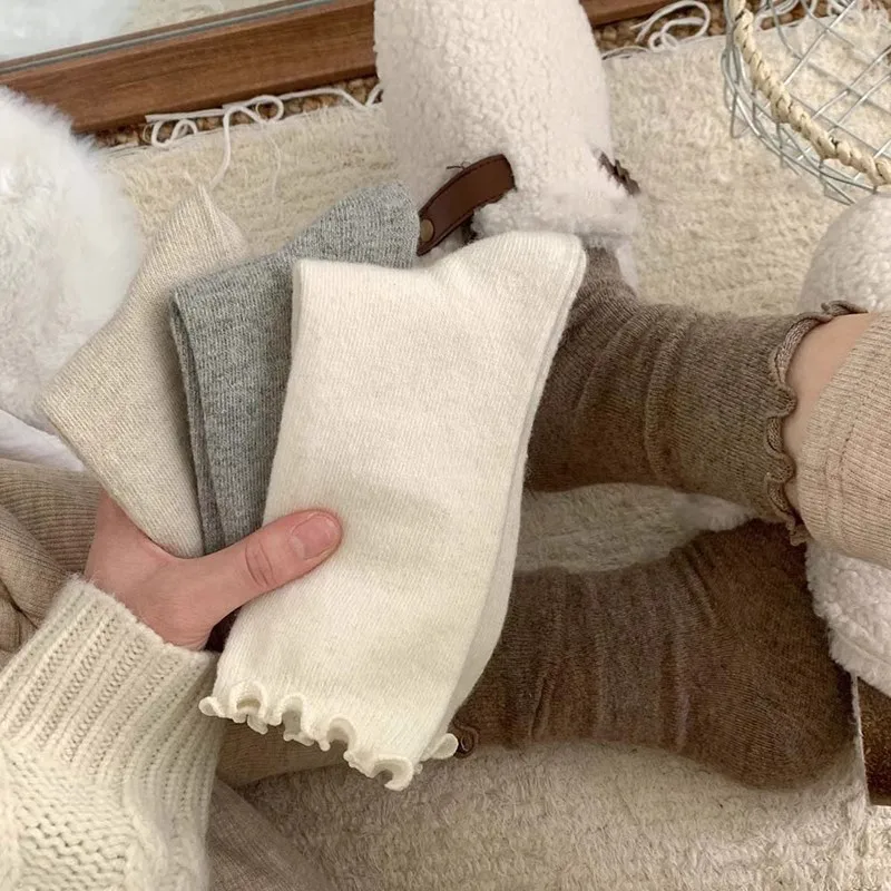 1/5 pairs Women's Socks Fashion Versatile Elegant Socks Spring Autumn New Solid Color Middle Socks Retro Simple Stacked Socks