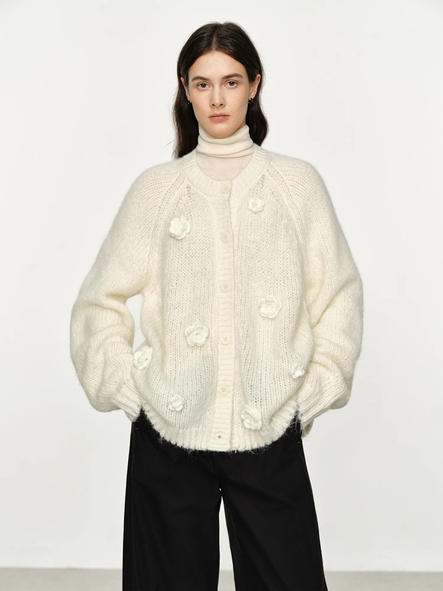 

Свободный тёплый вязаный кардиган из шерсти и кашемира с длинными рукавами и круглым вырезом, белый, для женщин