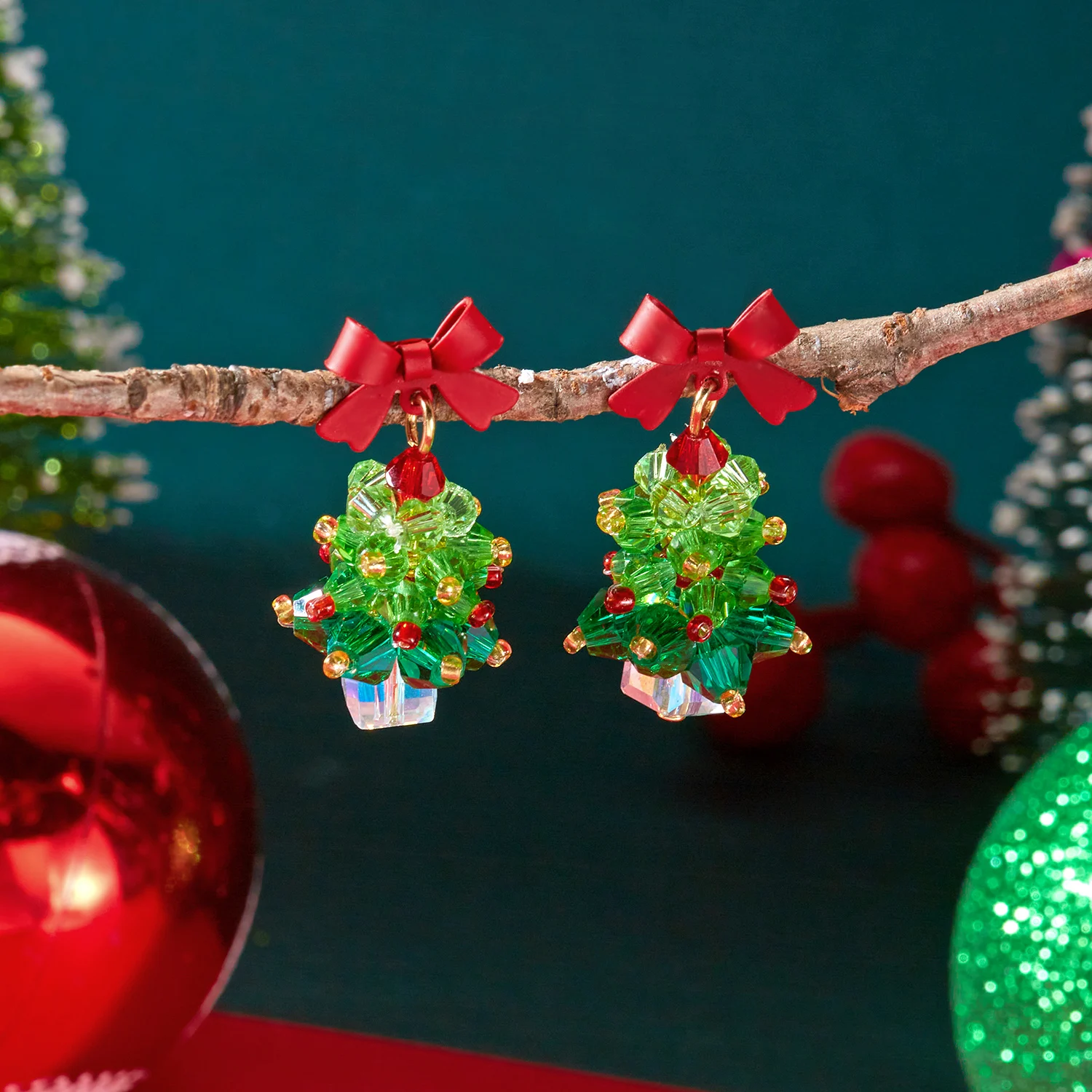 Light Luxury Crystal Beaded Christmas Tree Drop Earring for Women Red Bow Xmas Tree Beads Earring Girl New Year Festival Jewelry