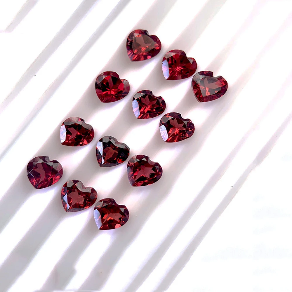 Real Natural Stone Mozambique Red Garnet Facet Heart 4x4mm-10x10mm Eye Clean Semi-precious Loose Gemstone For Jewelry Making