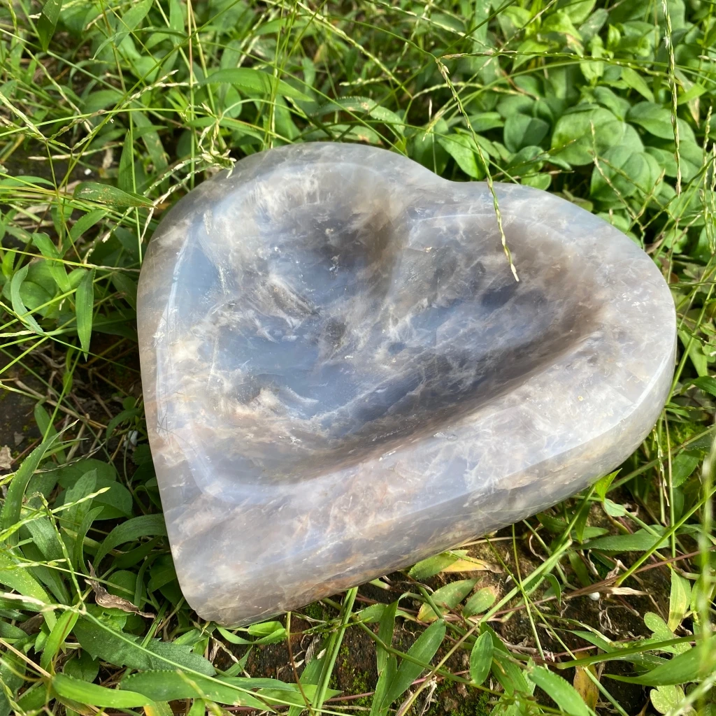 Title: Beautiful Blue Rose Quartz Bowl Unique Crystal Centerpiece for Home Decoration and Positive Energy Enhancement