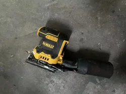 USED DeWalt DCW200 18V  Li-ion Cordless Brushless 1/4 Sheet Sander(ONLY BODY)