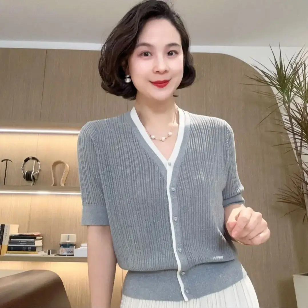 Fashionable Vertical Pit Strip Short-sleeved V-neck Knitted Cardigan for Women Design and Temperament Versatile Top for Women