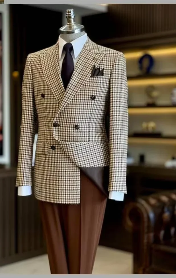 

Latest Design Houndstooth Jacket Men‘s Suit Set Brown Pant Peaked Lapel Double Breasted Blazer Wedding Groom Prom Dress