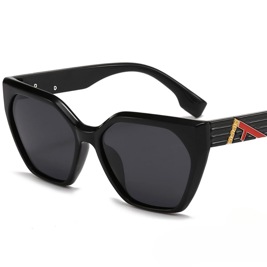 2025 موضة جديدة الاستقطاب النظارات الشمسية الراقية ضوء الفاخرة UV400 حماية العصرية الرجعية شيك النساء الرجال مصمم نظارات شمسية