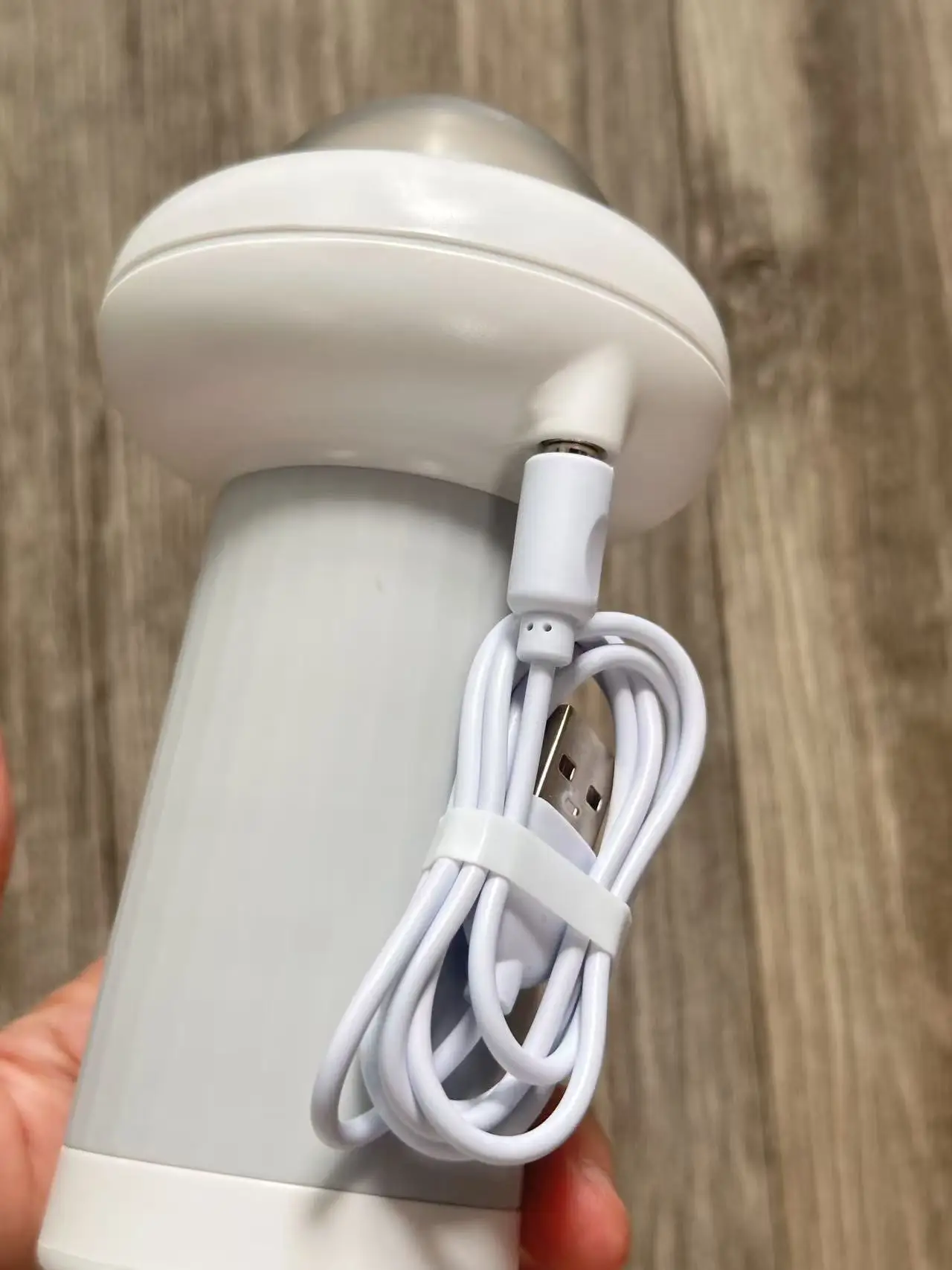 Product real-scene automatic pet shower foaming machine, electric bubble bath solution, pet small bathroom space