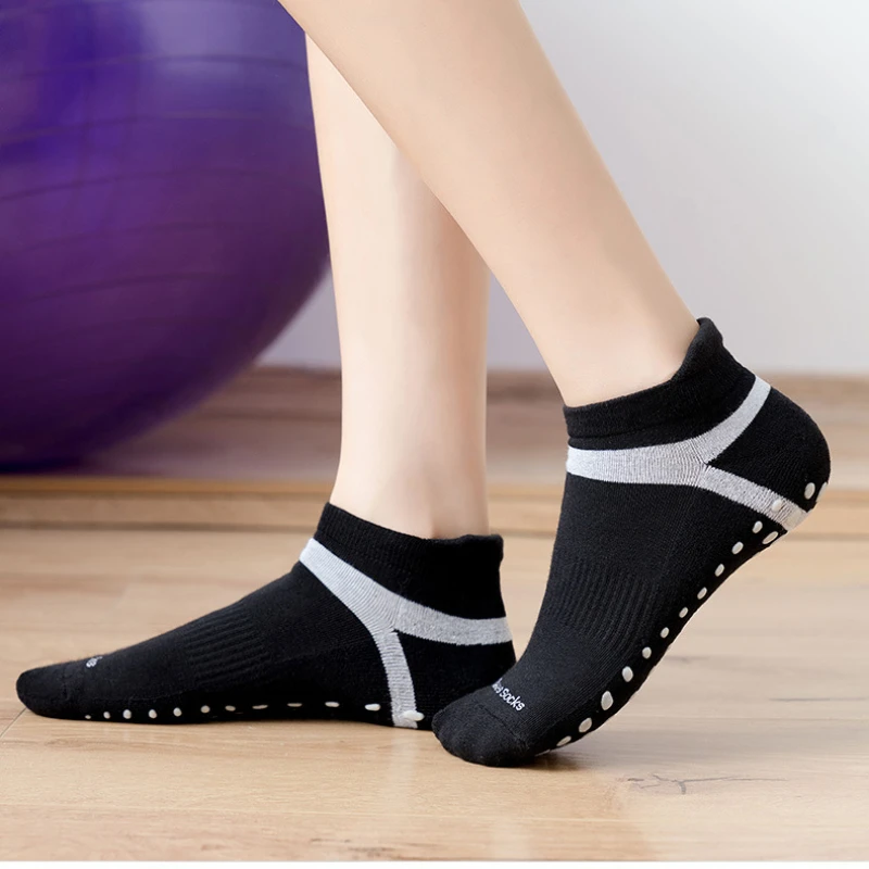 Plus Size Cotton Breathable Anti-slip Women Yoga Socks Pilates Socks Sports Fitness Gym Ballet Dance Socks Terry Socks for Men