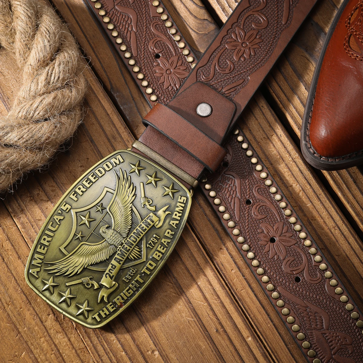 A Western Cowboy-Style Belt Suitable for Both Men and Women. PU Embossed Western-Style Buckle Belt. Unique and Retro