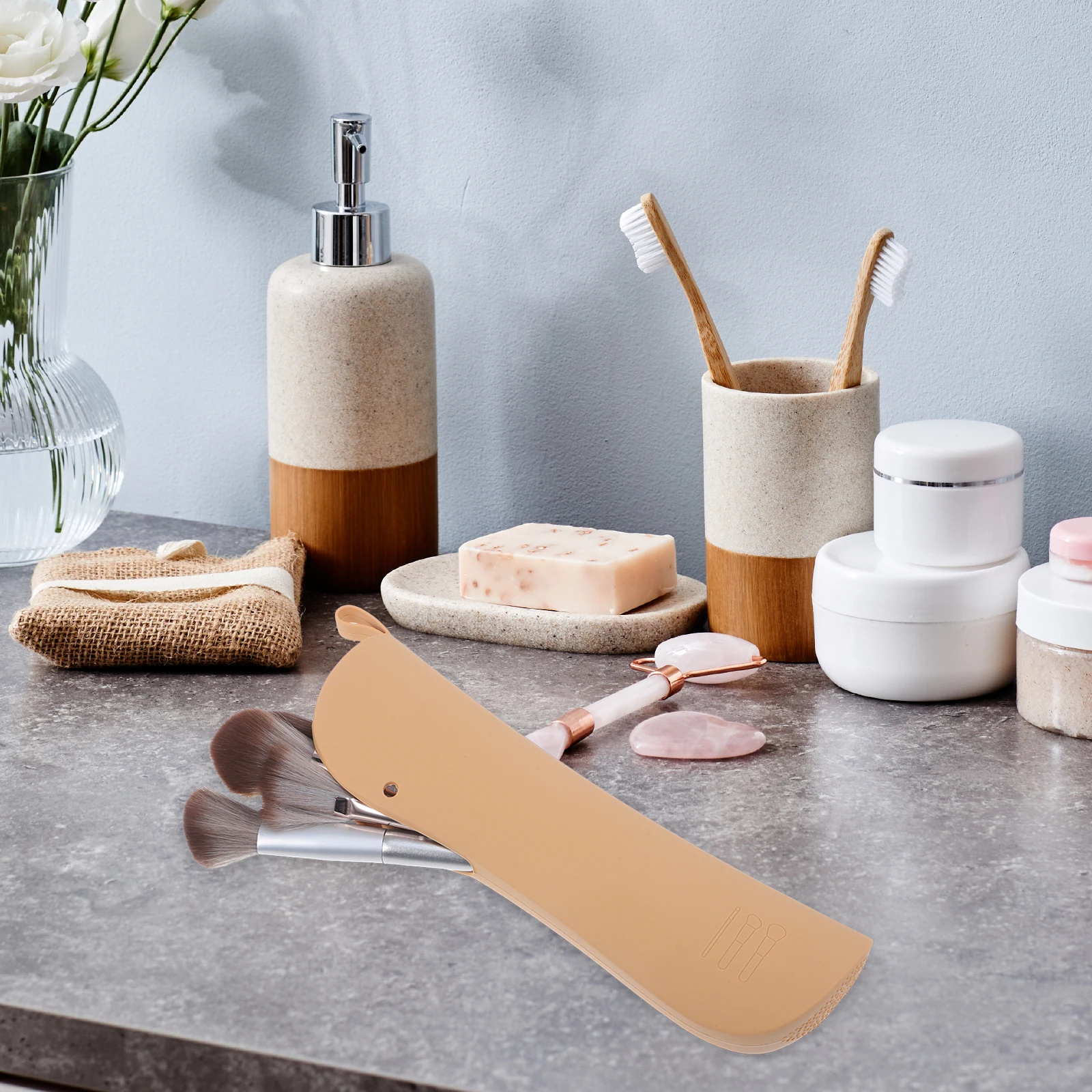 

Portable Travel Makeup Brush Holder Eyebrow Pencil Storage Silicone Bag Lightweight Organizer Case Makeup Brush Holder