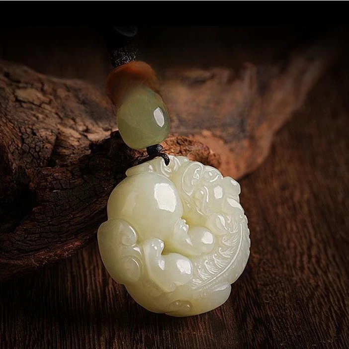 Natural White Jade Pendant Money Drawing Pi Xiu Car Key Ring Men's and Women's High-End Jade Safety Knot Pendant