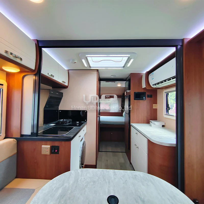 Family Travel Trailer Off Road Camper Trailer Caravan Waterproof Rv Trailer with Dot Certification Suitable for 2-4 People