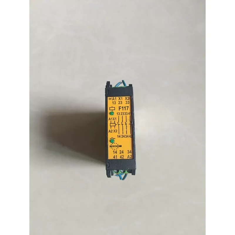 Used:  Safety Relay F117x01 Second-hand One