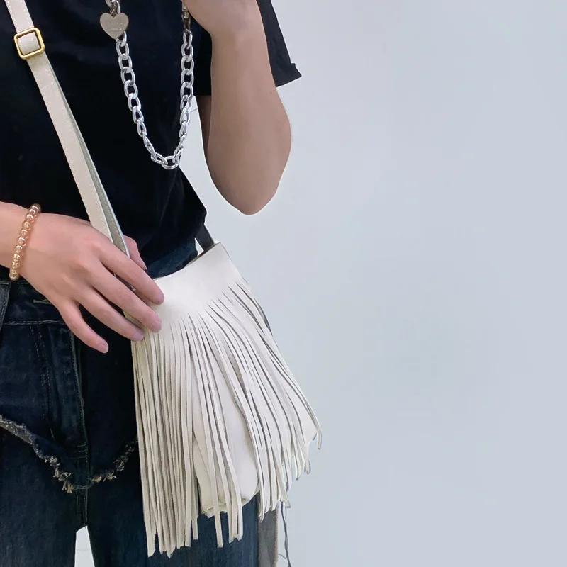 

American Bohemian Tassel Bag 2023 New Brushed Suede Retro Saddle Bag Fashion Spicy Girl One Shoulder Crossbody Bag For Women