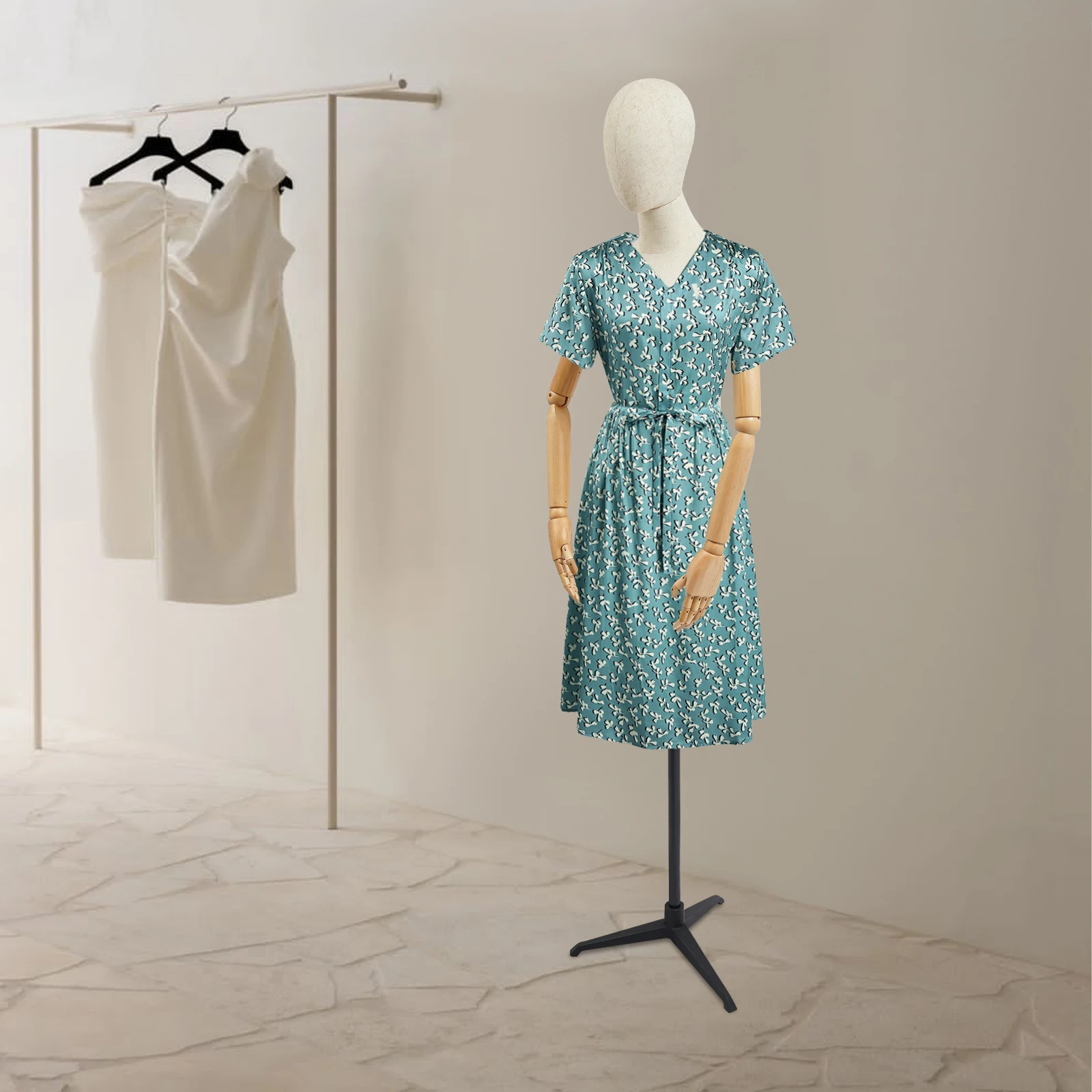 65-120cm Verstellbare Damen-Schaufensterpuppe mit Schwarzem Dreieckigem Standfuß, Geeignet für Boutiquen, Bekleidungsgeschäfte, Schaufenster – Detail 2