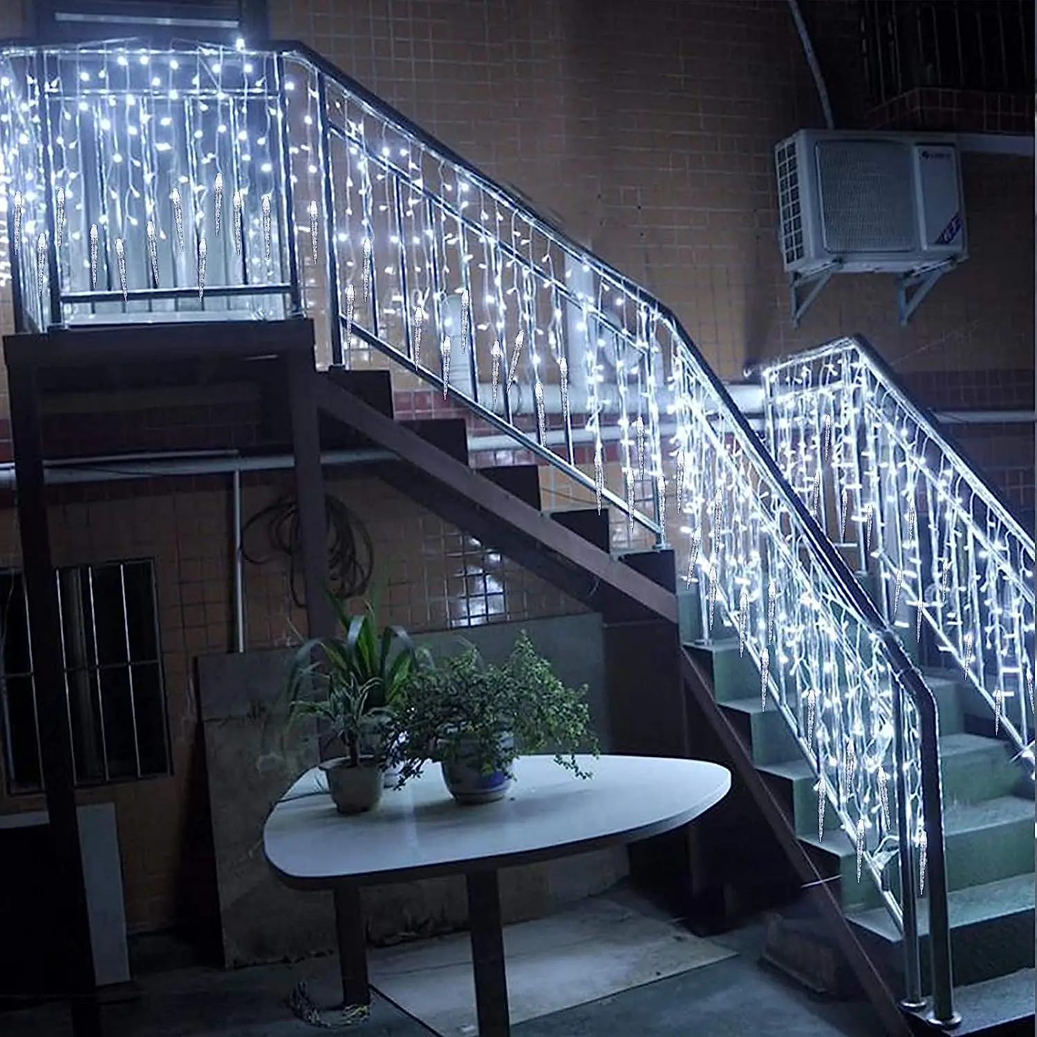 Decorazioni natalizie 2025 Luci di ghiacciolo a led Tenda impermeabile esterna Luce ghirlanda di strada Inverno IP44 Tensione di sicurezza Capodanno 2025 Droop 0.6 / 0.7 / 0.8 Per San Valentino / Matrimonio / Natale /