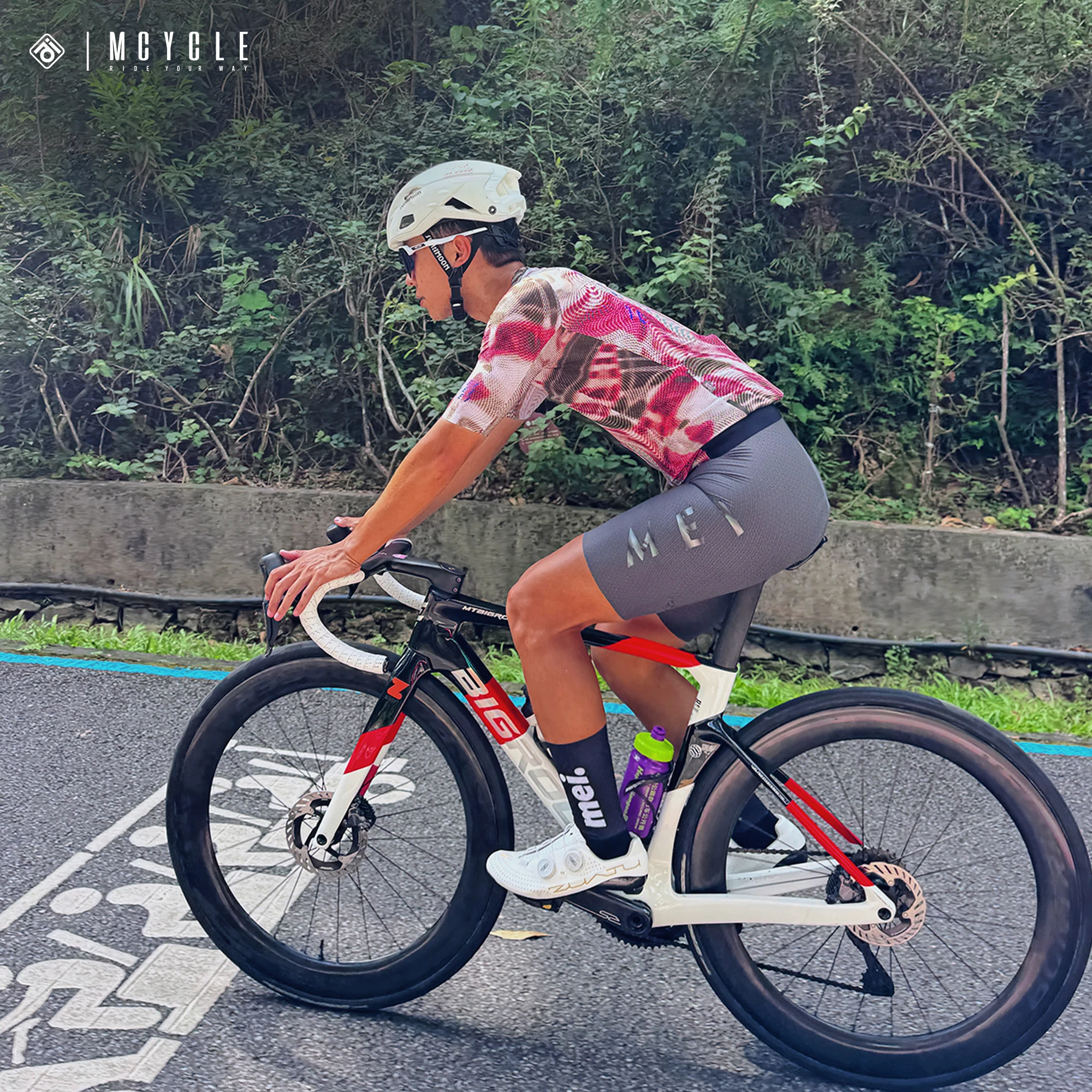 เสื้อจักรยานผู้ชายขายดี ป้องกันรังสียูวี เสื้อเสือภูเขา ระบายอากาศ แห้งเร็ว ชุดกีฬาสำหรับปั่นจักรยาน